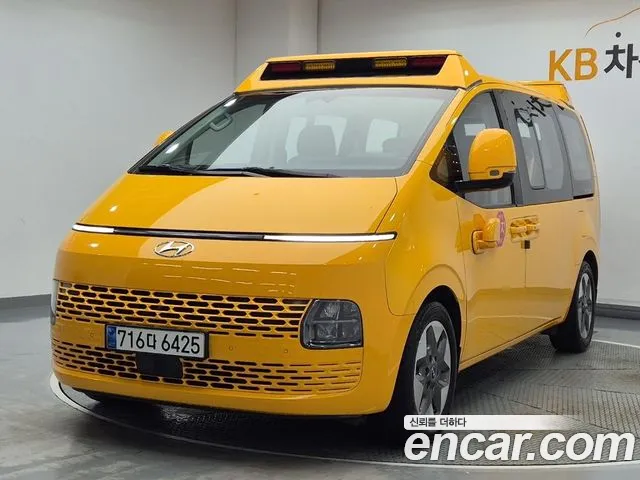 Hyundai Staria