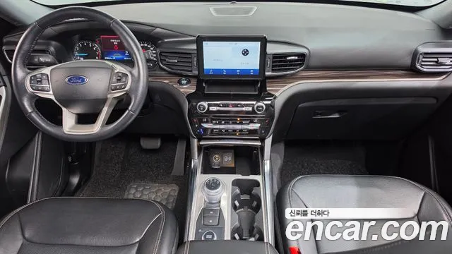 Ford Explorer — интерьер