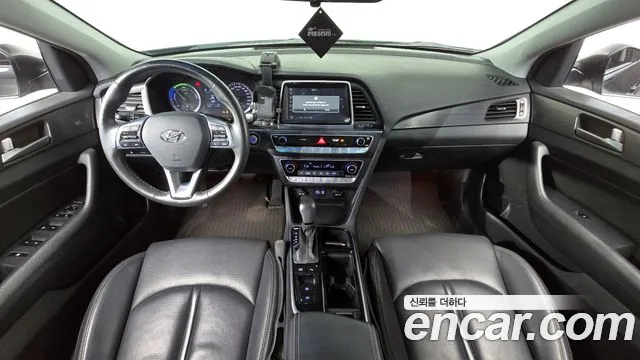 Hyundai Sonata — интерьер