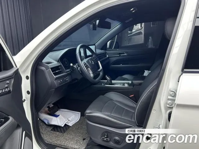 KG Mobility Rexton — интерьер