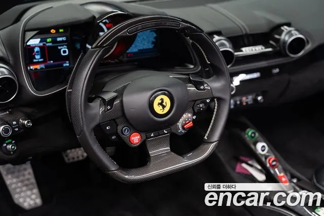 Ferrari 812 — интерьер