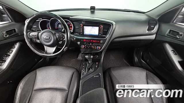 Kia K5 — интерьер