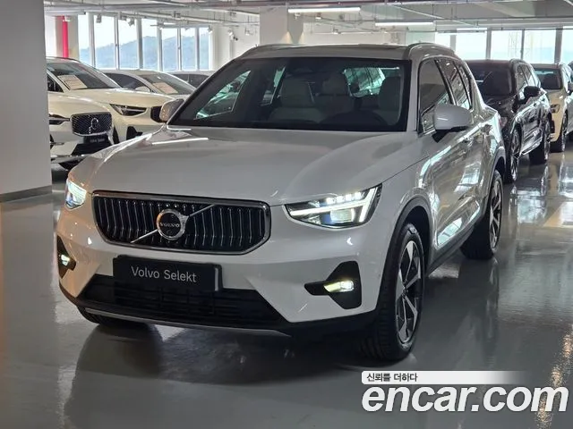 Volvo XC40 — экстерьер