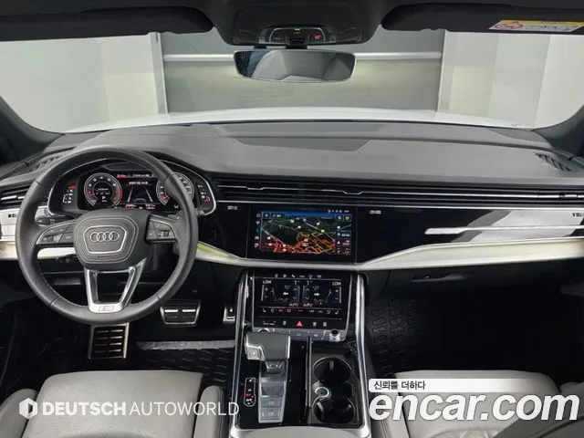 Audi Q8 — интерьер