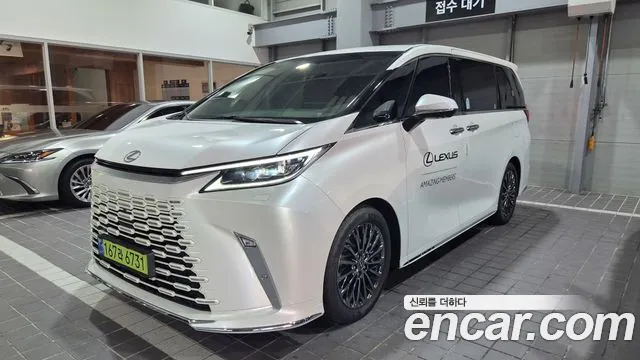 Lexus LM — экстерьер