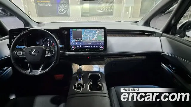 Lexus LM — интерьер