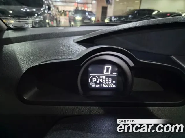 KG Mobility Korando — интерьер