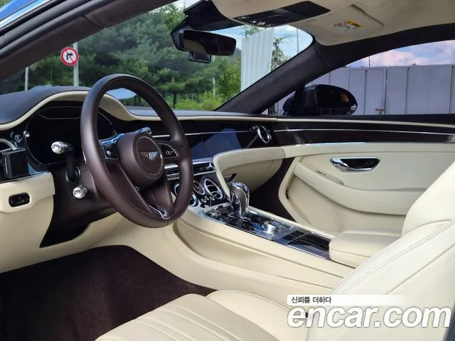 Bentley Continental — интерьер