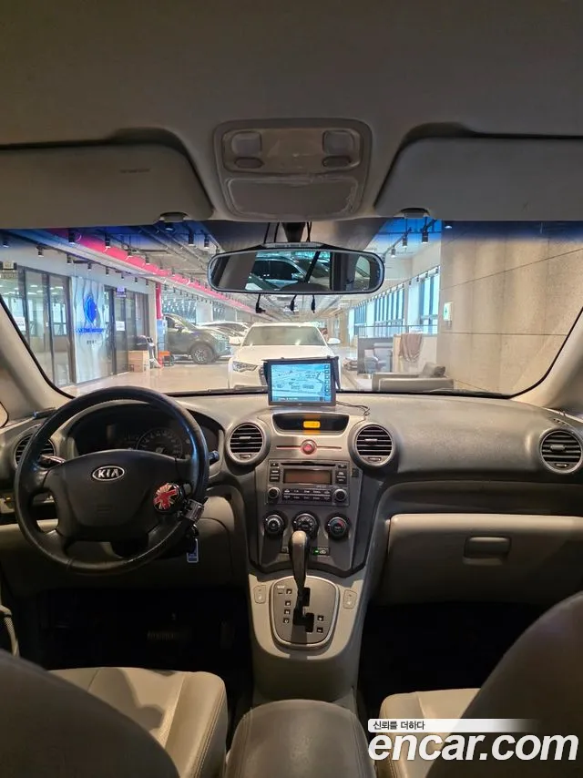 Kia Carens — интерьер