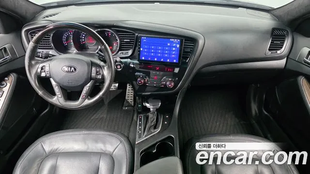 Kia K5 — интерьер