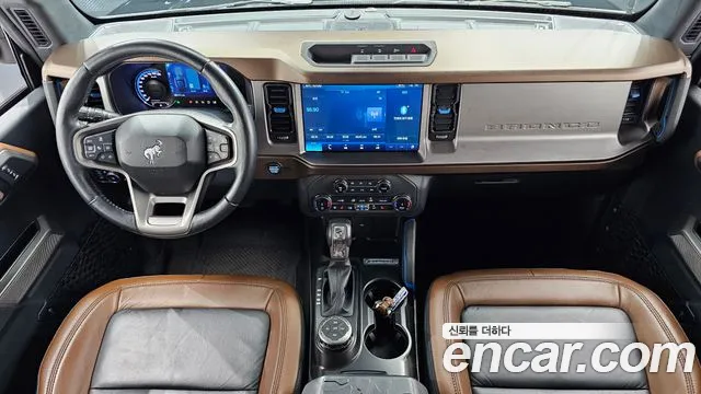 Ford Bronco — интерьер