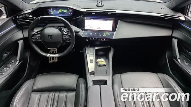 Peugeot 408 — интерьер
