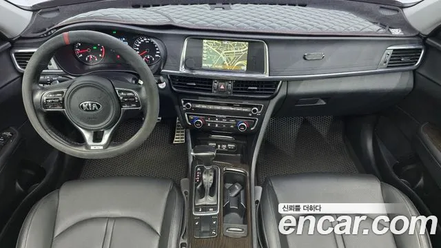 Kia K5 — интерьер