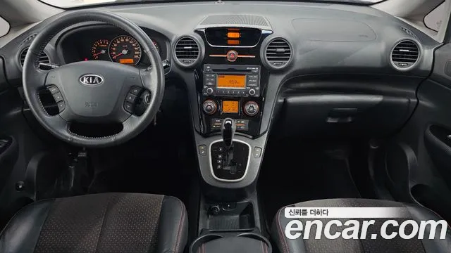 Kia Carens — интерьер