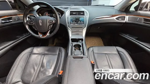 Lincoln MKZ — интерьер