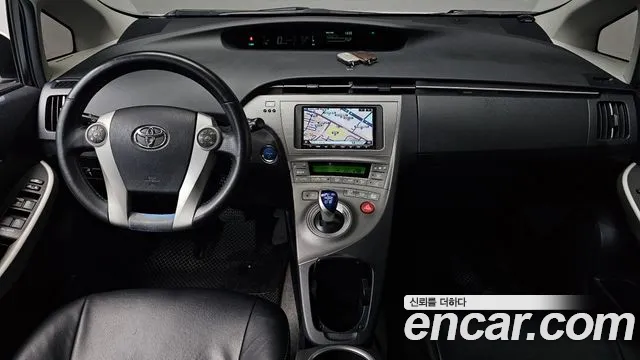 Toyota Prius — интерьер