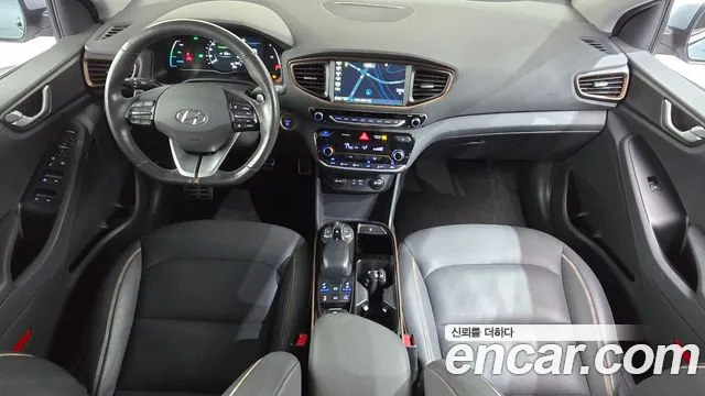 Hyundai Ioniq — интерьер