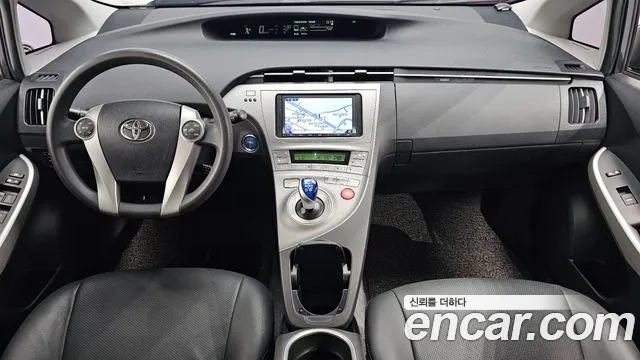 Toyota Prius — интерьер