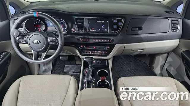 Kia Carnival — интерьер