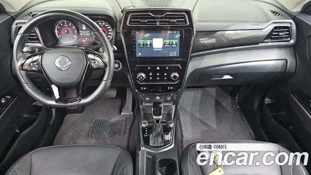 KG Mobility Tivoli — интерьер