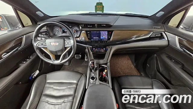 Cadillac XT6 — интерьер