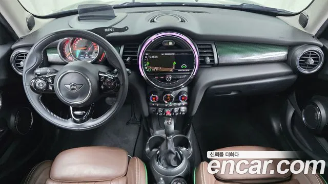 MINI Cooper — интерьер