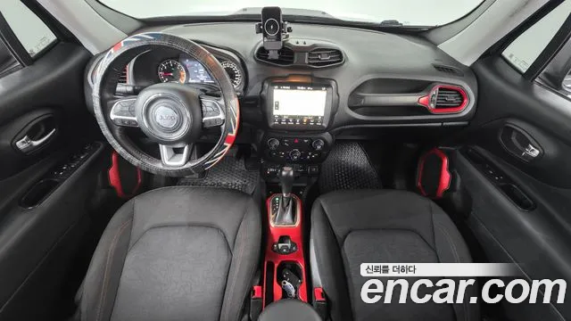 Jeep Renegade — интерьер