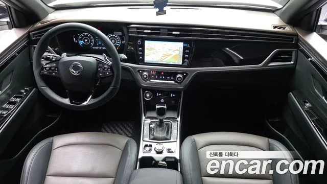 KG Mobility Korando — интерьер