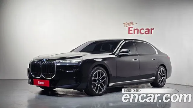 BMW i7 — экстерьер