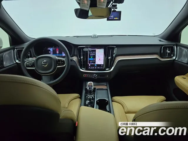 Volvo S60 — интерьер