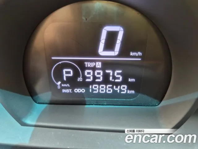 KG Mobility Korando — интерьер