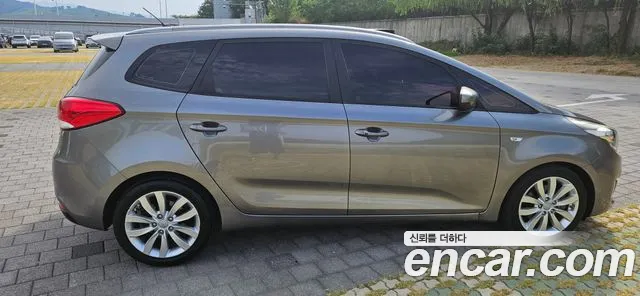Kia Carens — интерьер