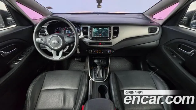 Kia Carens — интерьер