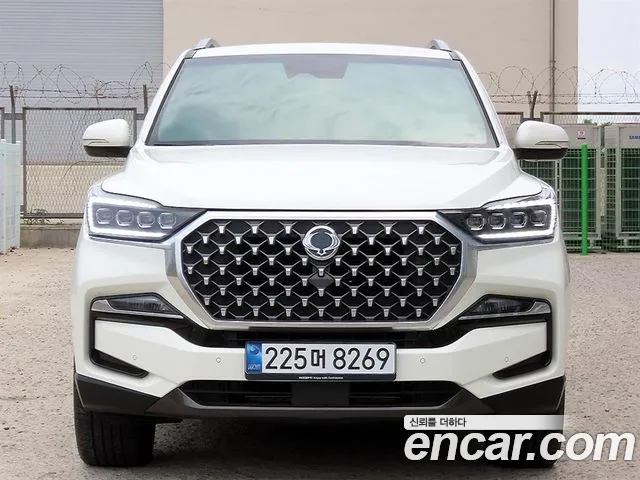 KG Mobility Rexton — экстерьер