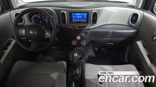 Nissan Cube — интерьер