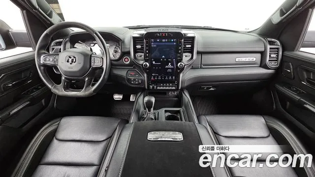 Dodge Ram Pickup — интерьер