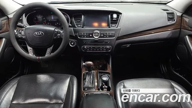Kia K7 — интерьер