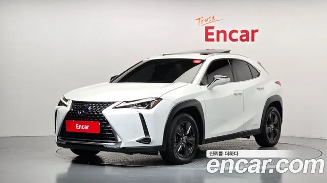 Lexus UX — экстерьер