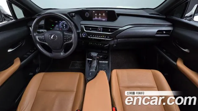 Lexus UX — интерьер