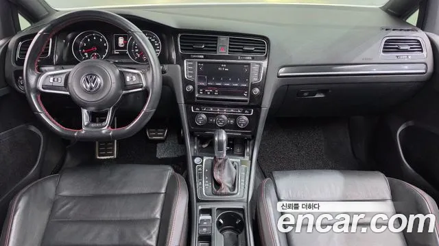 Volkswagen Golf — интерьер