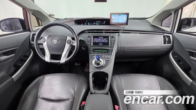 Toyota Prius — интерьер