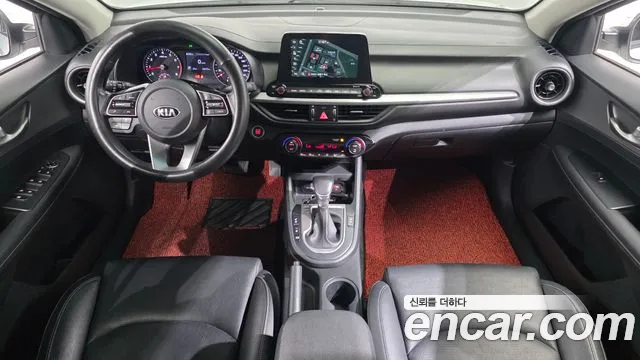 Kia K3 — интерьер