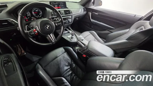 BMW M2 — интерьер
