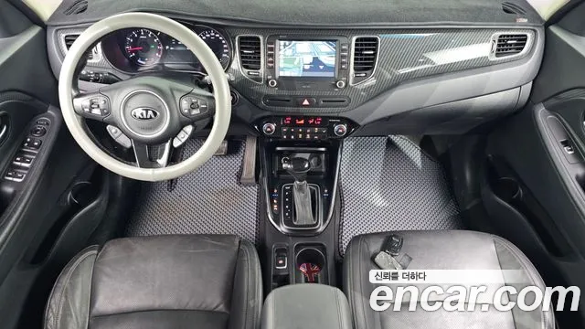 Kia Carens — интерьер