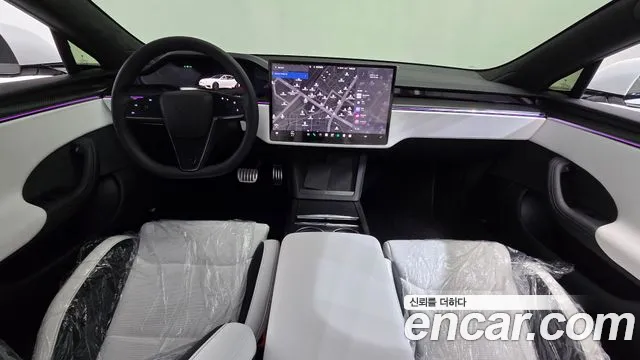 Tesla Model S — интерьер