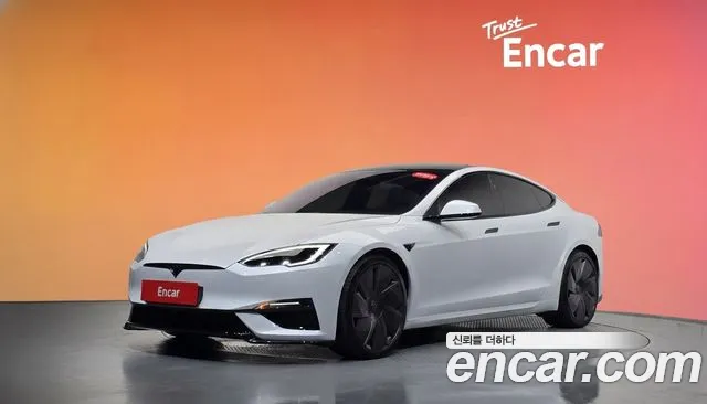 Tesla Model S — экстерьер