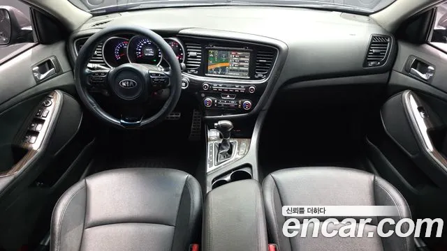 Kia K5 — интерьер