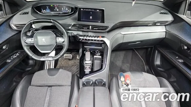 Peugeot 5008 — интерьер