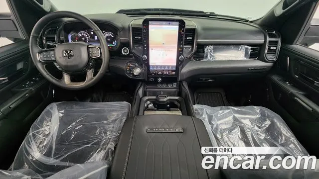Dodge Ram Pickup — интерьер