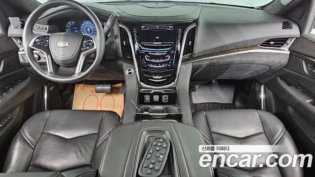 Cadillac Escalade — интерьер